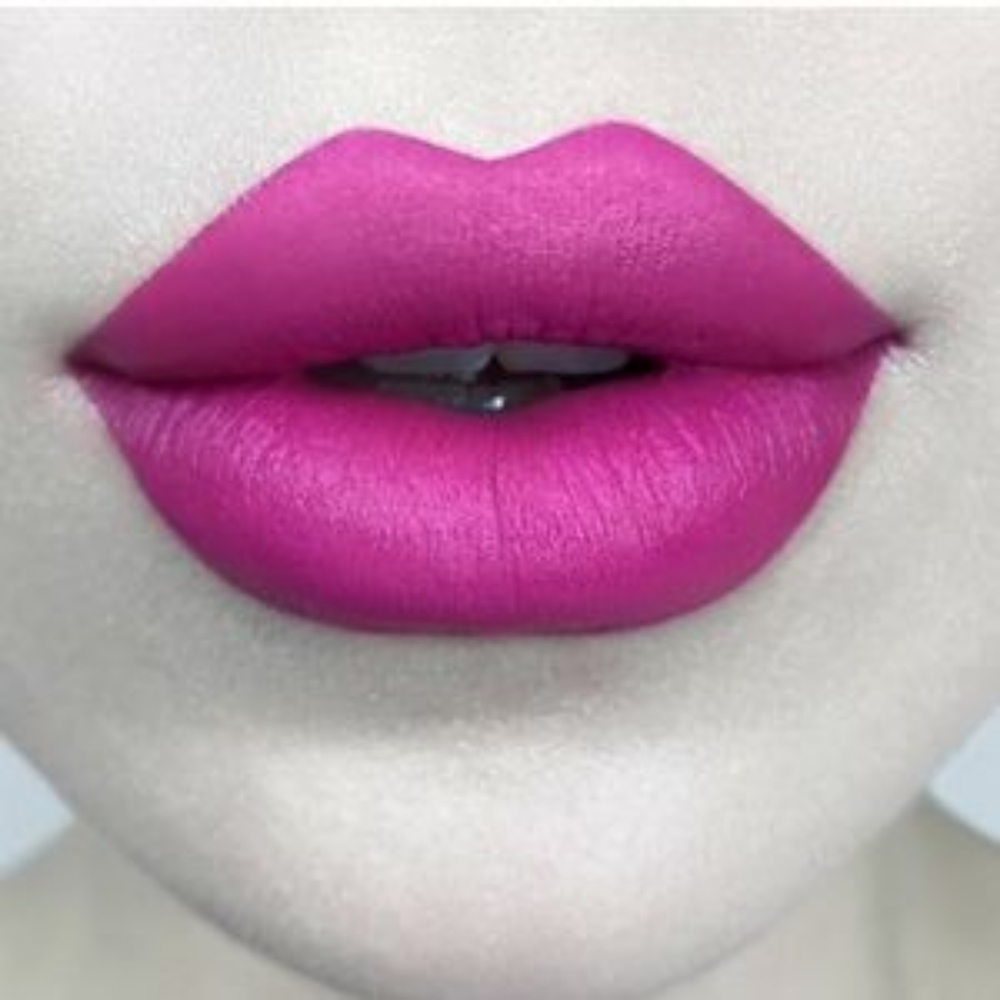 KAT VON D STUDDED KISS CRÈME LIPSTICK